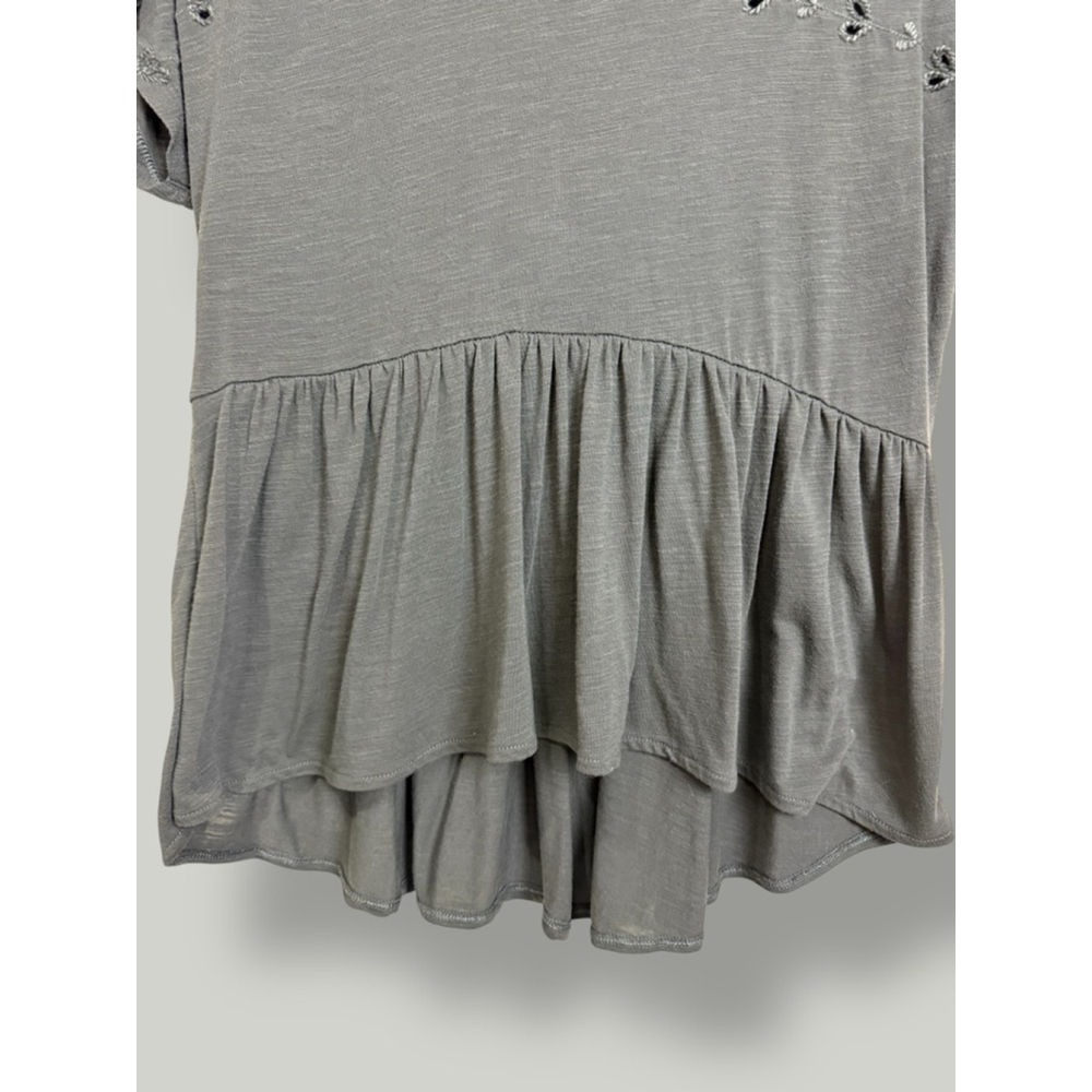 AMERICAN EAGLE Blouse Women Size Medium Gray Baby Doll Top Floral Eyelet - Picture 11 of 14